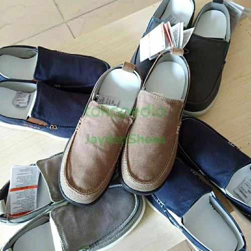 croc canvas slip ons