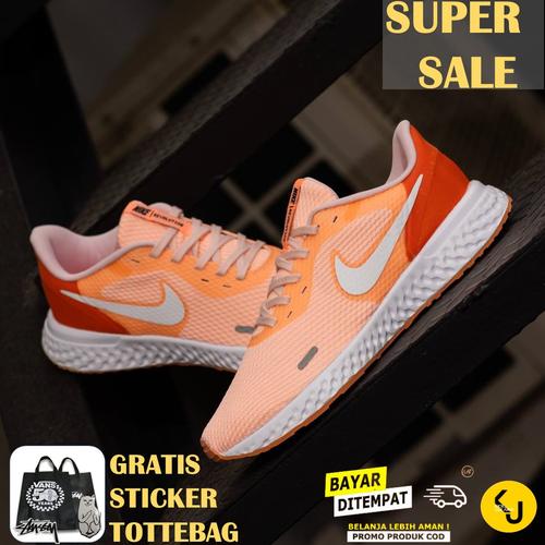 Jual BEST PRICE !!! NIKE REVOLUTION 5 PEACH WHITE ORANGE - 36 - Kota  Tangerang Selatan - Kick_jkt | Tokopedia
