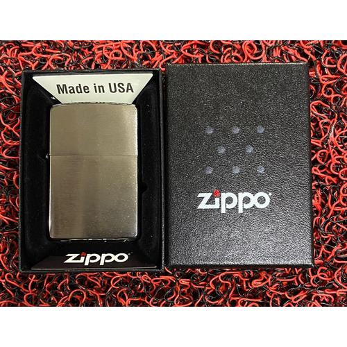 Zippo 200 REG BRUSH FIN CHROME マーライオン 【公式通販】 Zippo 200 REG BRUSH FIN CHROME マーライオン 【公式通販】