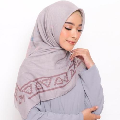 Foto Produk ZM Zaskia Mecca - Kayu Aro Milo Scarf Kerudung Segi Empat dari Zaskia Mecca Official