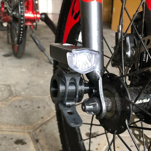 Foto Produk Bracket Dudukan Fork Lampu Sepeda Quick Release dari Indotech Engineering