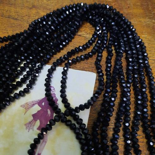 Foto Produk Manik/Mote/Kristal Ceko 4mm - Hitam dari pernakpernik jahit
