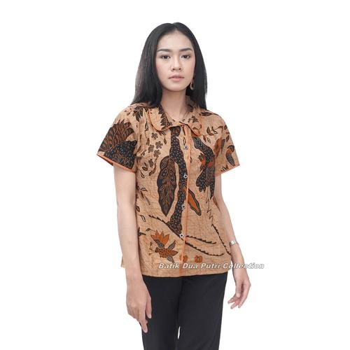 Foto Produk Kemeja Batik Wanita Lengan Pendek Warna Coklat Kancing Depan - S dari BATIK DUA PUTRI
