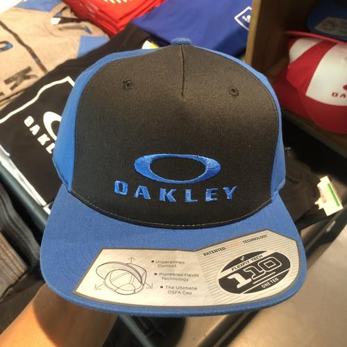 Jual TOPI PRIA OAKLEY ORIGINAL SILVER 