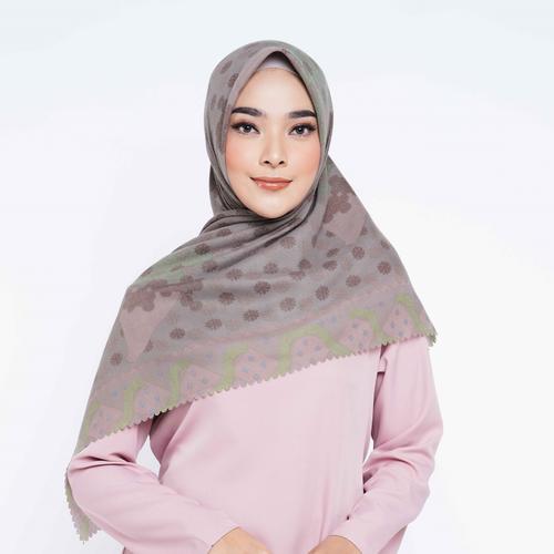 Foto Produk ZM Zaskia Mecca - Nias Hazelnut Scarf Kerudung Segi Empat Ultra Sonic dari Zaskia Mecca Official
