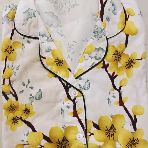 Foto Produk HOT PANT PIYAMA MOTIF SAKURA NEW - Kuning dari cantik piyama