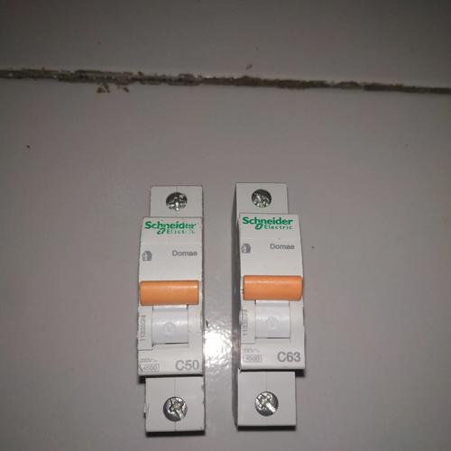 Foto Produk MCB SCHNEIDER DOMAE 1P 50A 63A ORIGINAL SNI COPOTAN MULUS 1 PHASE dari ASAAH Elektrik