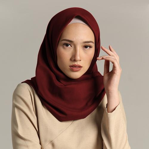 Foto Produk KAMI - NUVOILE SCARF PLAIN 3 - Red Rose, 120CM X 120CM dari Kami.