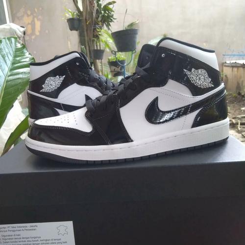 Sepatu Nike Air Jordan 1 Mid Carbon 