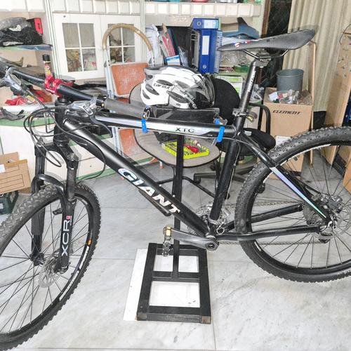 Jual MTB Giant 26 inch frame emboss 