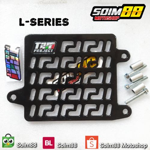 Foto Produk Tutup Cover Radiator TZM Vario 125 150 PCX 150 ADV 150 - Hitam, Triangle dari Soim 88