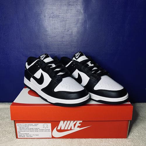 Nike Dunk Low 'Next Nature Panda' (W)