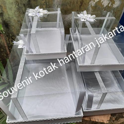 Foto Produk kotak hantaran seserahan mika pita isi 4 warna silver (abu abu) dari souvenir kotak hantaran jakarta