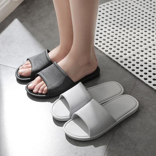 Foto Produk Sandal Rumah Sandal Kamar Mandi Pria Anti Selip - Abu-abu, 40/41 dari Alomishop