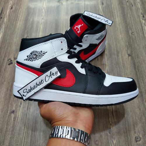 Nike Air Jordan 1 Mid Black Chile Red White | iStyle