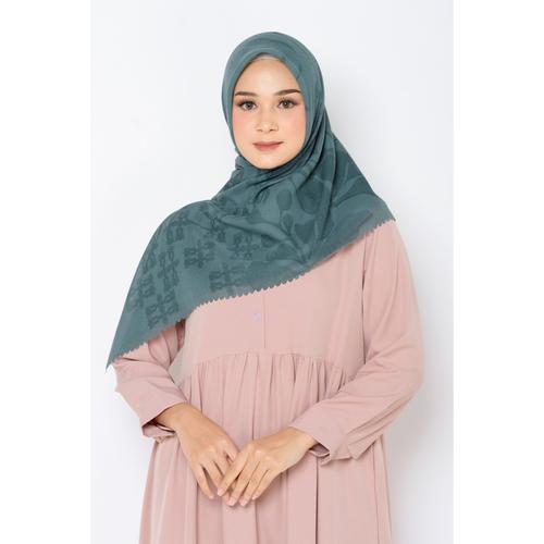 Foto Produk ZM Zaskia Mecca - Kelimutu Grey Scarf Kerudung Segi Empat Ultra Sonic dari Zaskia Mecca Official