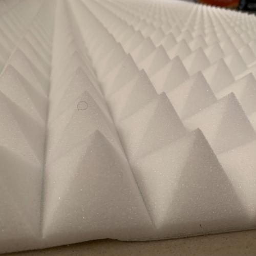 Jual BUSA PYRAMID PEREDAM SUARA PUTIH 50x50x5 cm HIGH DENSITY - Kota ...