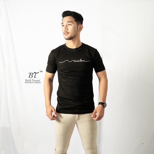 Foto Produk BATIK TRUSMI x Kiris kaos khas cirebon hitam - S dari BT Batik Trusmi Cirebon