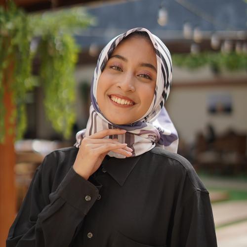 Gambar Scarf Kerudung Kaea Stripes Back Mauve dari Kaea Scarf Official Kab. Bekasi Tokopedia
