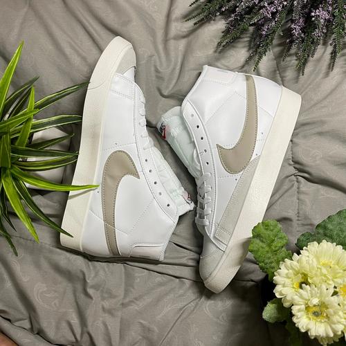 Jual Sepatu Sneakers Pria Original Nike Blazer Mid 77 Vintage White Grey -  43 - Kab. Bekasi - SNEAKERSATS | Tokopedia