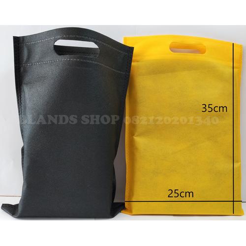 Foto Produk Tas Kain Spunbond Oval 25 x 35 Murah Furing Bag Goodie Bag Oval 25x35 dari Blands Shop