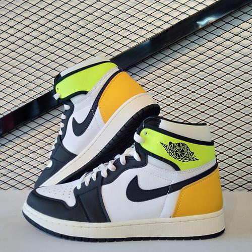 Jual Air Jordan 1 High University Gold Volt - 38.5 - Kota Makassar - Beast  Kicks Store | Tokopedia
