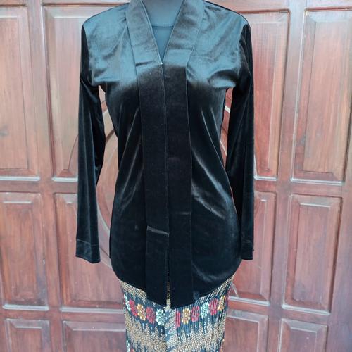 Foto Produk Kebaya wanita kartini bludru polos (size M,L) - Hitam, M dari farza olshopp