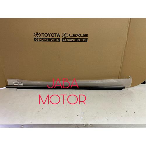 Foto Produk Pelipit pintu-Pelipit kaca Camry SXV20-MCV20 1999-2001 depan kanan ori dari JABA MOTOR TOYOTA
