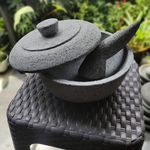 Gambar Cobek Mangkok Tutup 20cm Batu Kali Pori + Ulekan Cembung dari MunTHuCom Kab. Sleman Tokopedia