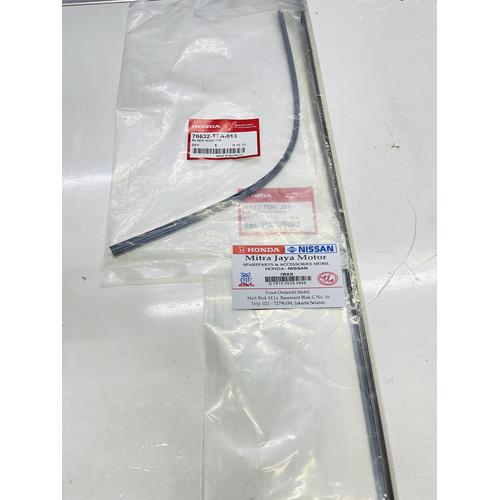 Gambar Karet wiper depan honda hrv 76632 T7A 013 SATU SET ORIGINAL TERMURAH dari mitrajm Jakarta Selatan Tokopedia