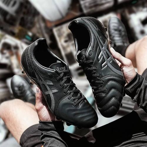 sepatu bola asics ds light