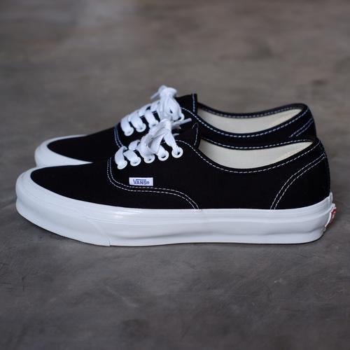 vans authentic vault black