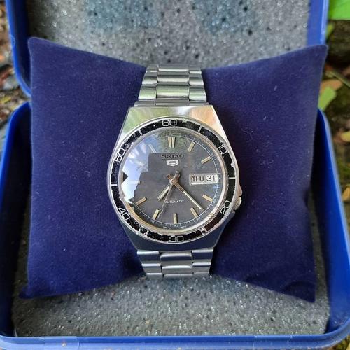 Jual JAM TANGAN VINTAGE SEIKO 5 DAYDATE 