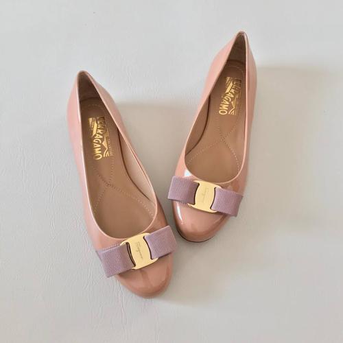 ferragamo flat shoes