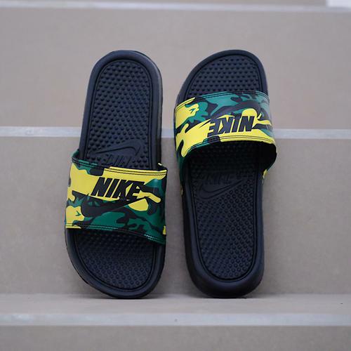 nike benassi camo