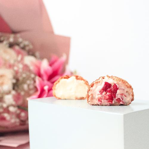 Foto Produk Olive and Pam Choux 6 pcs (Kue Ulang Tahun/ Hamper/ Gift) dari OLIVE AND PAM PATISSERIE