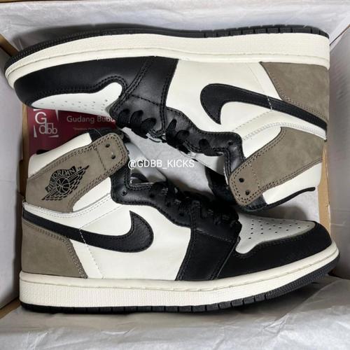 Foto Produk Nike Air Jordan 1 High Dark Mocha BNIB ORIGINAL MATERIAL GUARANTEE dari Gudang Bubu