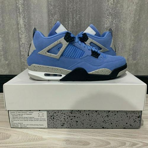 blue and gray 4s