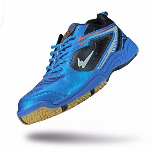 can i use basketball shoes for badminton