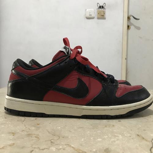 Jual Nike Dunk Low Varsity Red Black 2010, ORI, not yeezy, jordan, adidas -  Kab. Tangerang - The Drone | Tokopedia