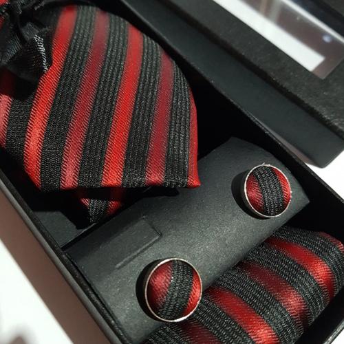 Foto Produk Dasi Set (Box) Motif Ekslusif Dasi Panjang, Cufflink, Pocket Square - Hitam dari yen shop