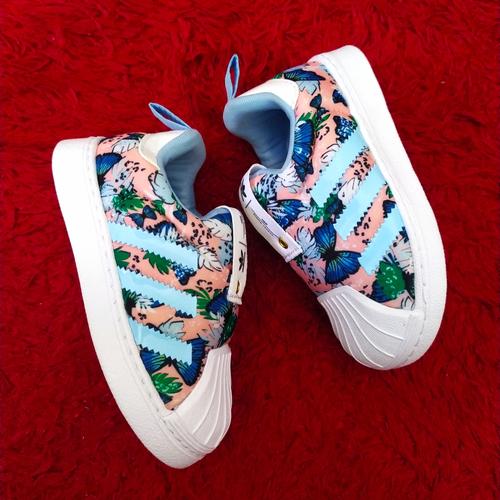 Jual sneakers anak perempuan Adidas 