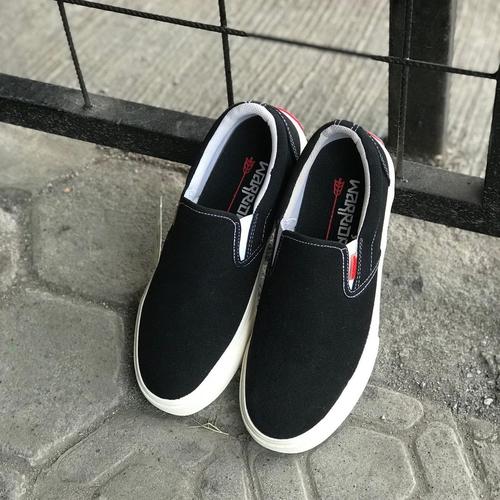 warrior slip on