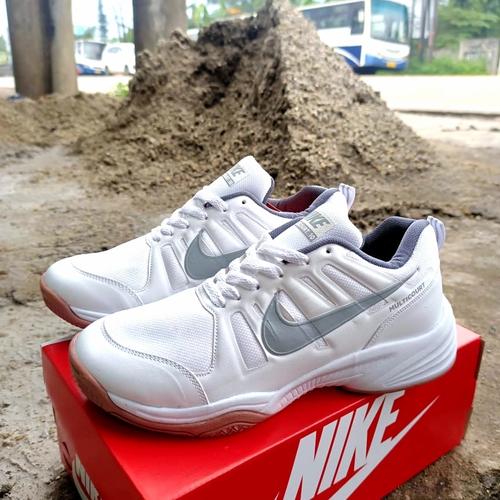 Jual (BONUS KAOS KAKI)SEPATU TENIS NIKE MULTICOURT PREMIUM LOKAL - putih  listmerah, 39 - Kab. Tangerang - ISTANA VOLLY | Tokopedia