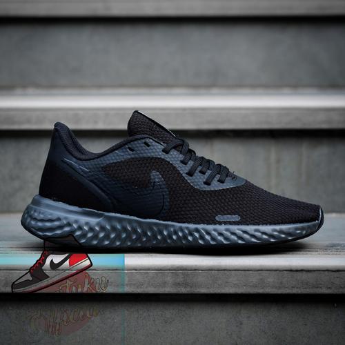 Jual NIKE REVOLUTION 5 TRIPLE BLACK ORIGINAL - Black, 39 - Jakarta Selatan  - Sepatuku_Offical | Tokopedia