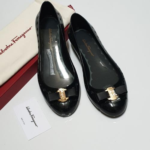 ferragamo flat shoes