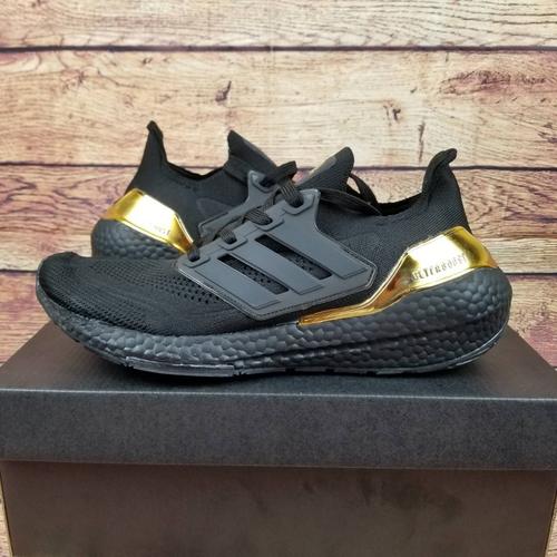 perbedaan adidas ultra boost 3.0 dan 4.0