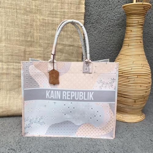 Gambar INFINITY TOTE BAG - Alody Grey by KAINREPUBLIK - ORI dari KAINREPUBLIK Kab. Bandung Tokopedia