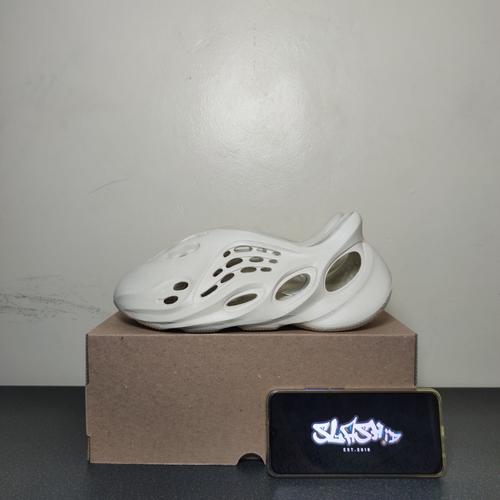 Jual Yeezy Foam RNNR Sand - 9 - Kota 
