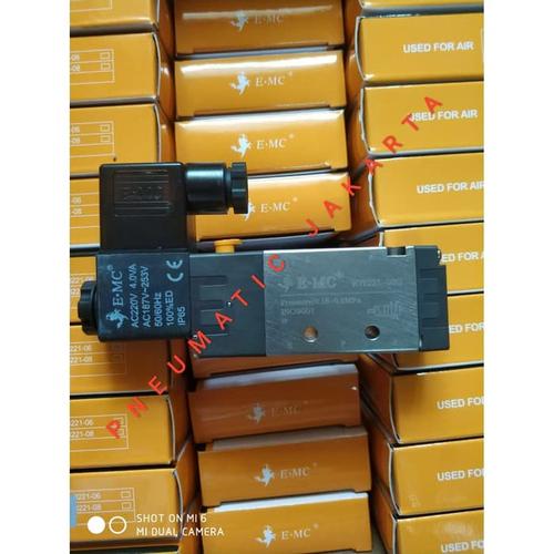 Jual Solenoid Valve RV5221-08 / RV5221-06 EMC Pneumatic - Jakarta Barat ...
